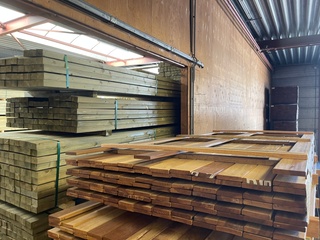 Ca. 99x Guyana Ipé Country Grade Planken Geschaafd, 18x90mm, lengte 25